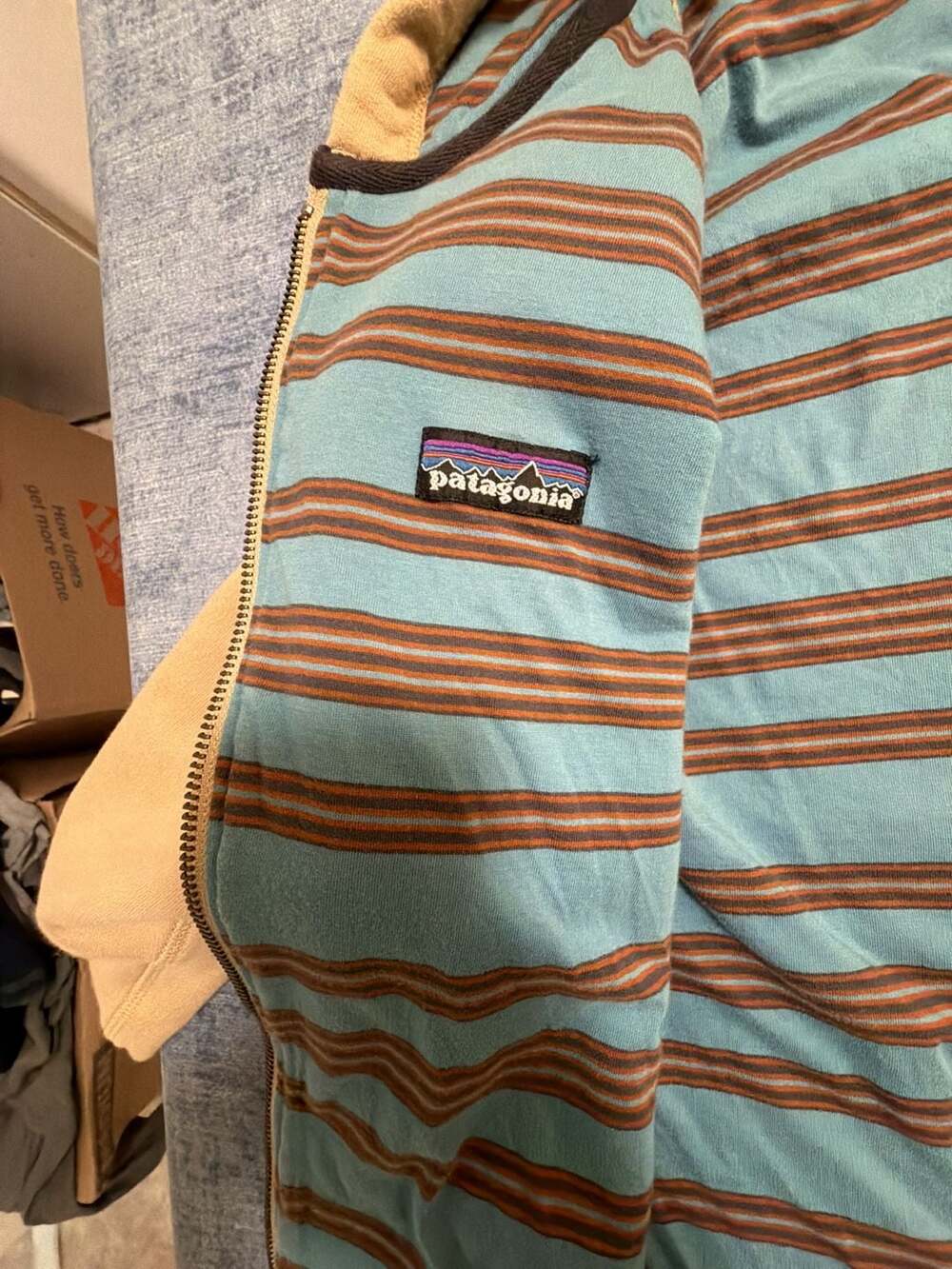 Patagonia Reversible Full Zip Hoodie Tan Solid Blue Striped Interior